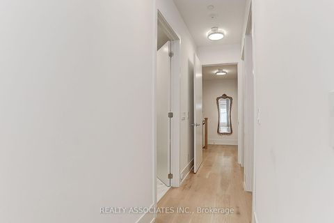 Photo 24 at TH3 - 270 Davenport Road, Annex, Toronto
