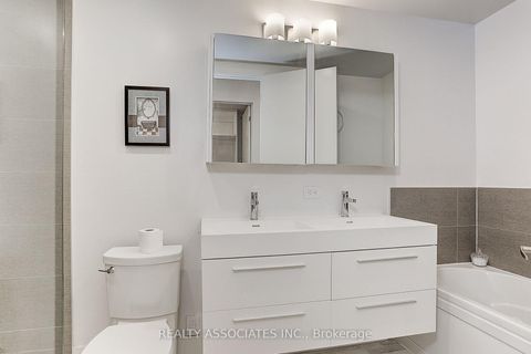 Photo 25 at TH3 - 270 Davenport Road, Annex, Toronto