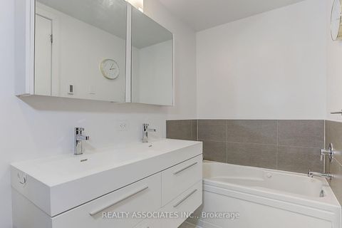 Photo 26 at TH3 - 270 Davenport Road, Annex, Toronto