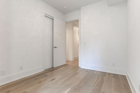 Photo 33 at TH3 - 270 Davenport Road, Annex, Toronto