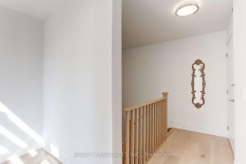 Photo 39 at TH3 - 270 Davenport Road, Annex, Toronto