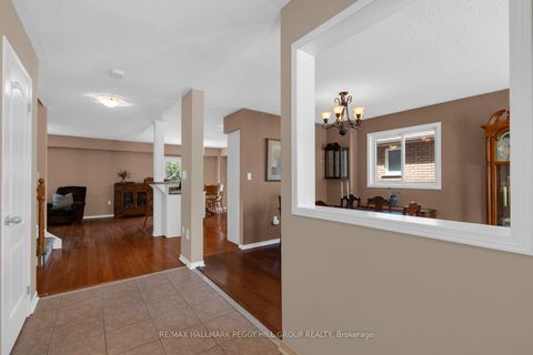 Photo 1 at 168 Wildwood Trail, Ardagh, Barrie