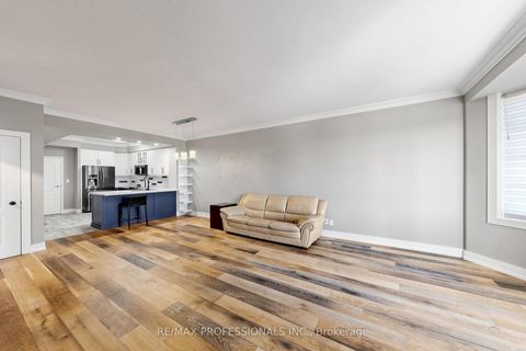 Photo 3 at 206 - 3531 Lake Shore Boulevard W, Long Branch, Toronto