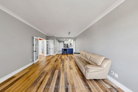 Photo 6 at 206 - 3531 Lake Shore Boulevard W, Long Branch, Toronto