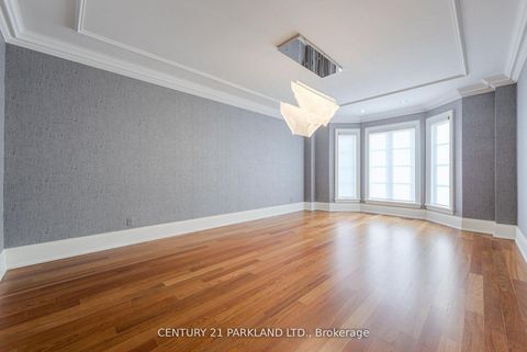 Photo 8 at 16 Flatbush Avenue, East Woodbridge, Vaughan