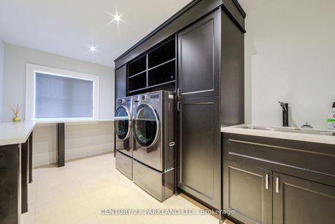 Photo 17 at 16 Flatbush Avenue, East Woodbridge, Vaughan