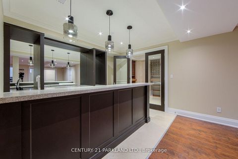 Photo 30 at 16 Flatbush Avenue, East Woodbridge, Vaughan