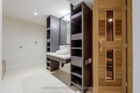 Photo 32 at 16 Flatbush Avenue, East Woodbridge, Vaughan