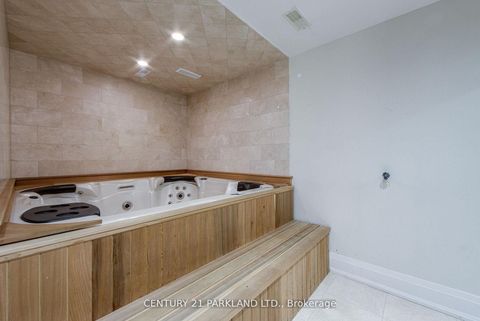 Photo 33 at 16 Flatbush Avenue, East Woodbridge, Vaughan