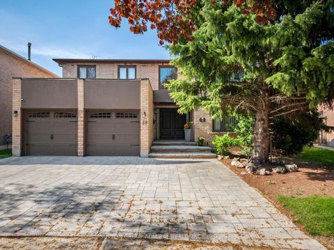 Photo 2 at 49 Miriam Crescent, Doncrest, Richmond Hill