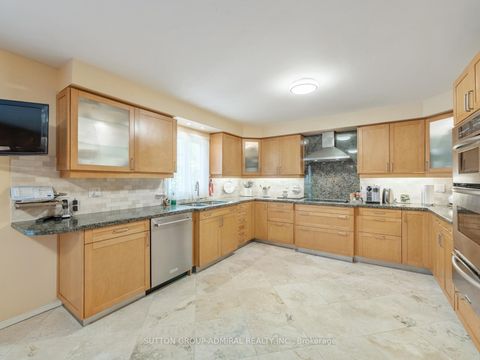 Photo 11 at 49 Miriam Crescent, Doncrest, Richmond Hill