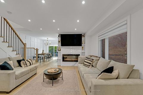 Photo 5 at 233 Venice Gate Drive, Vellore Village, Vaughan