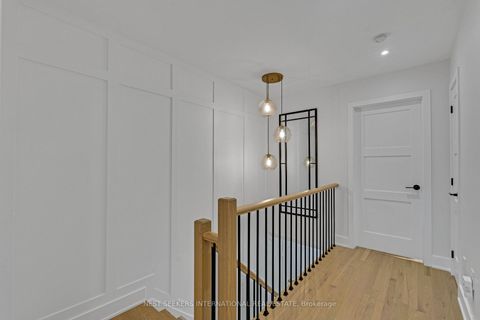 Photo 9 at 233 Venice Gate Drive, Vellore Village, Vaughan
