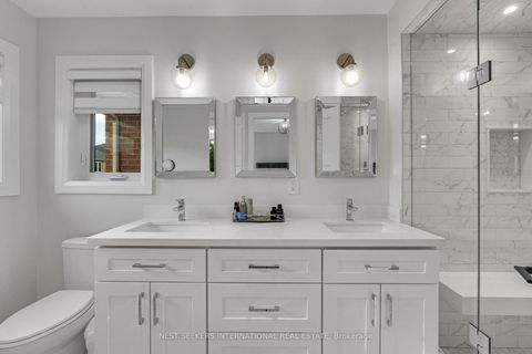 Photo 13 at 233 Venice Gate Drive, Vellore Village, Vaughan