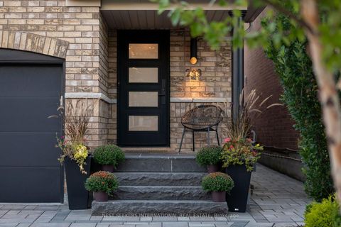 Photo 19 at 233 Venice Gate Drive, Vellore Village, Vaughan