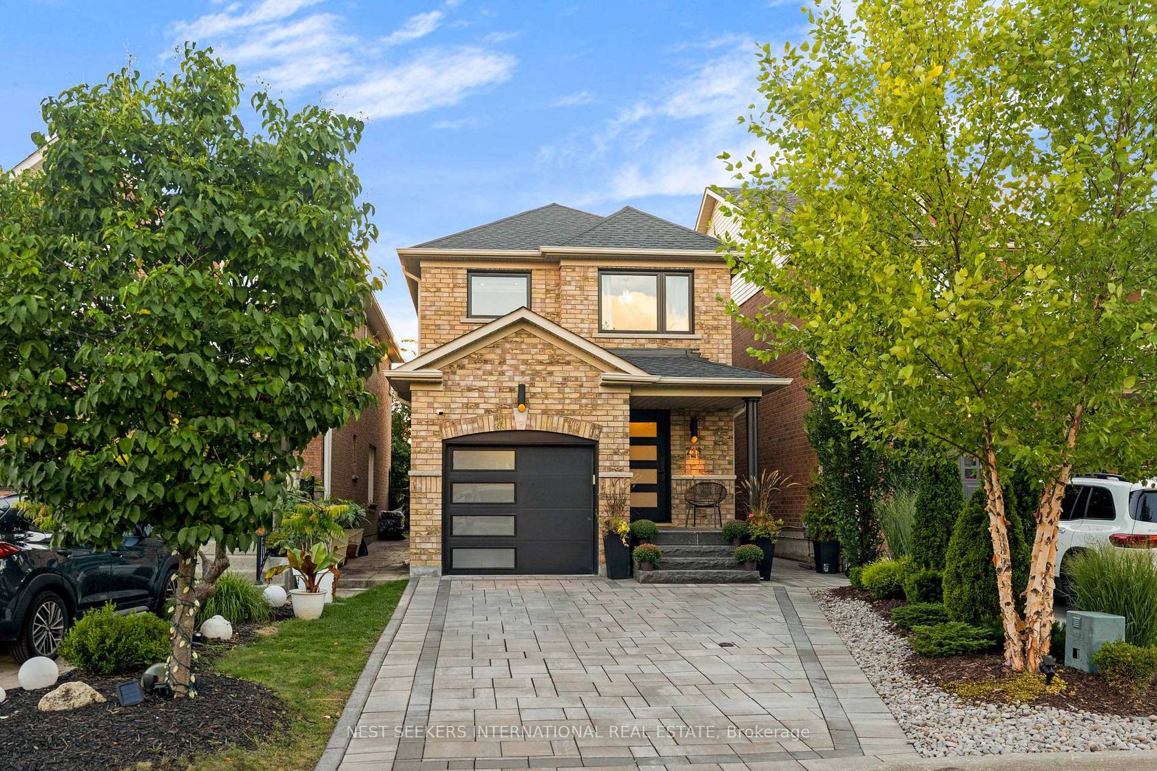 233 Venice Gate Drive, Vellore Village, Vaughan photo number 2