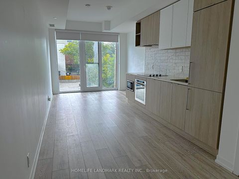 Photo 2 at 535 - 2020 Bathurst Street, Cedarvale, Toronto