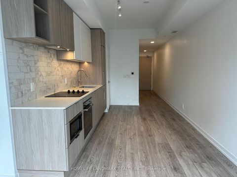 Photo 3 at 535 - 2020 Bathurst Street, Cedarvale, Toronto
