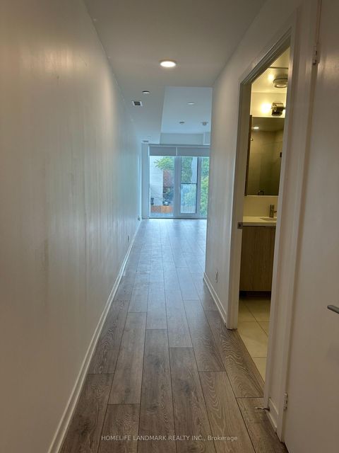 Photo 4 at 535 - 2020 Bathurst Street, Cedarvale, Toronto