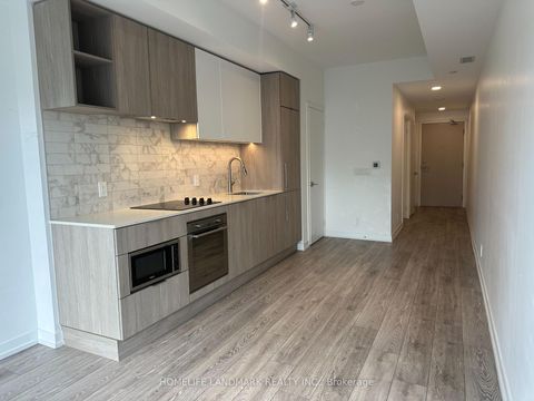 Photo 9 at 535 - 2020 Bathurst Street, Cedarvale, Toronto
