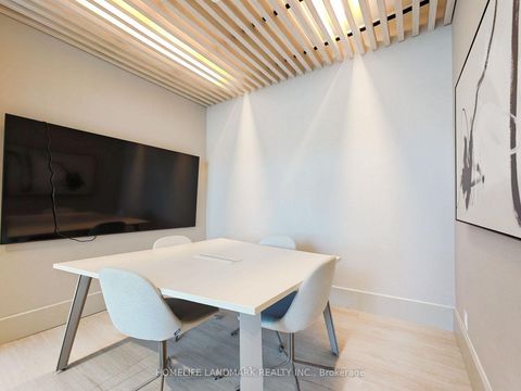 Photo 10 at 535 - 2020 Bathurst Street, Cedarvale, Toronto