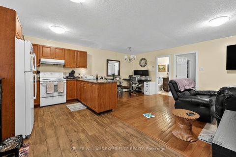 Photo 19 at 19 Centre Street, Allandale, Barrie