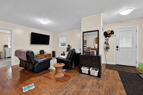 Photo 20 at 19 Centre Street, Allandale, Barrie