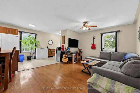 Photo 34 at 19 Centre Street, Allandale, Barrie