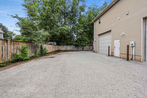 Photo 41 at 19 Centre Street, Allandale, Barrie