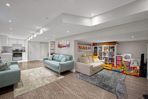 Photo 32 at 225 Silver Maple Road, Jefferson, Richmond Hill