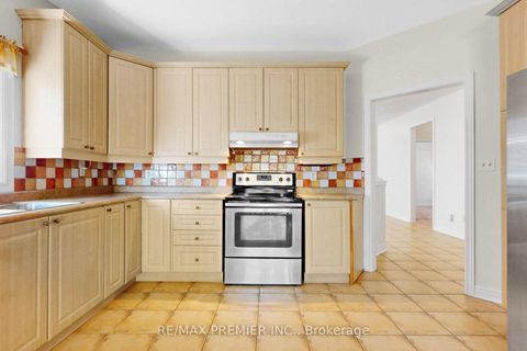 Photo 10 at 146 South Belair Drive, Sonoma Heights, Vaughan