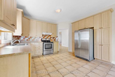 Photo 12 at 146 South Belair Drive, Sonoma Heights, Vaughan