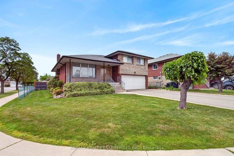 Photo 1 at 3 Slane Court, Clairville, Toronto
