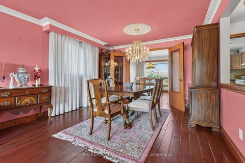 Photo 9 at 3 Slane Court, Clairville, Toronto