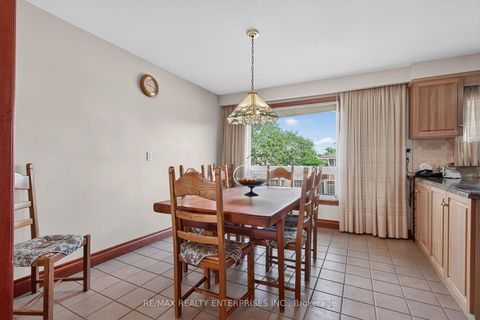 Photo 12 at 3 Slane Court, Clairville, Toronto