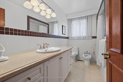 Photo 22 at 3 Slane Court, Clairville, Toronto