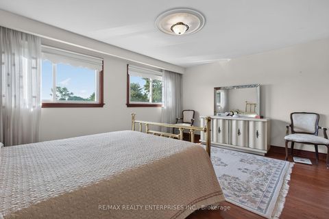 Photo 29 at 3 Slane Court, Clairville, Toronto