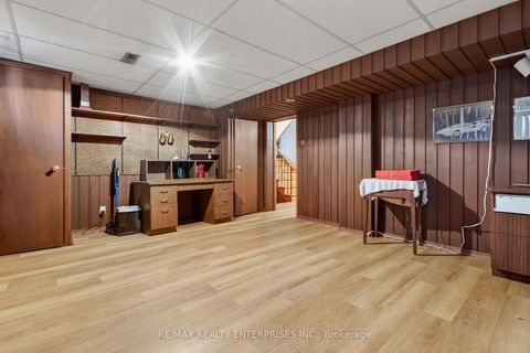Photo 35 at 3 Slane Court, Clairville, Toronto