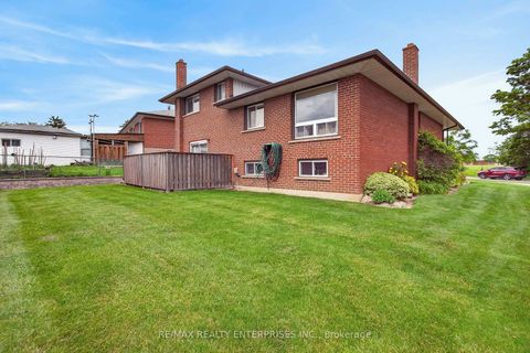 Photo 48 at 3 Slane Court, Clairville, Toronto