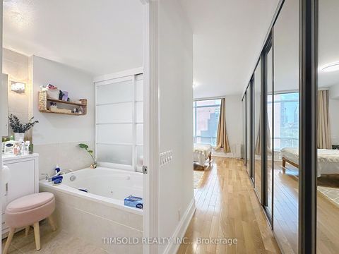 Photo 7 at 708W - 500 Queens Quay W, Waterfront Communities C1, Toronto