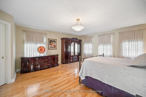 Photo 23 at 536 Village Parkway, Unionville, Markham