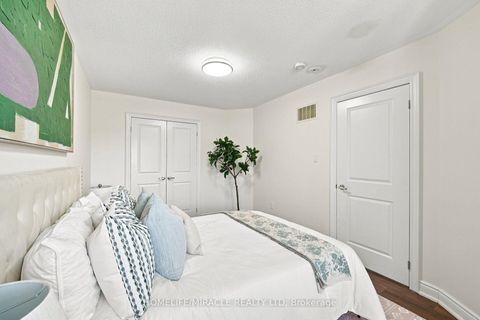 Photo 25 at 14 Zenith Avenue, Kleinburg, Vaughan