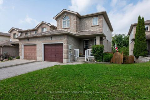 Photo 0 at 28 Pass Court, Ardagh, Barrie