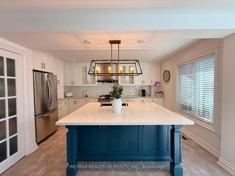 Photo 10 at 213 Roseheath Drive, Maple, Vaughan