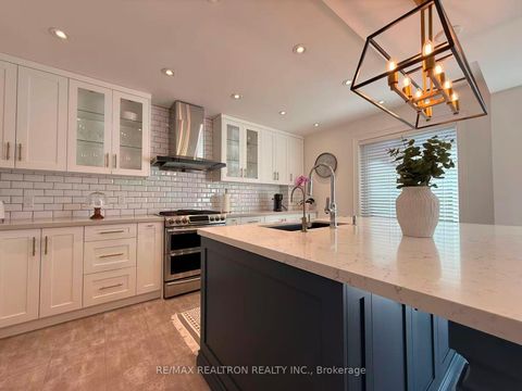 Photo 13 at 213 Roseheath Drive, Maple, Vaughan