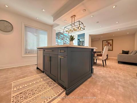 Photo 14 at 213 Roseheath Drive, Maple, Vaughan
