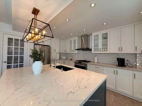 Photo 15 at 213 Roseheath Drive, Maple, Vaughan