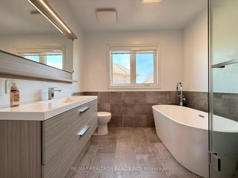 Photo 28 at 213 Roseheath Drive, Maple, Vaughan