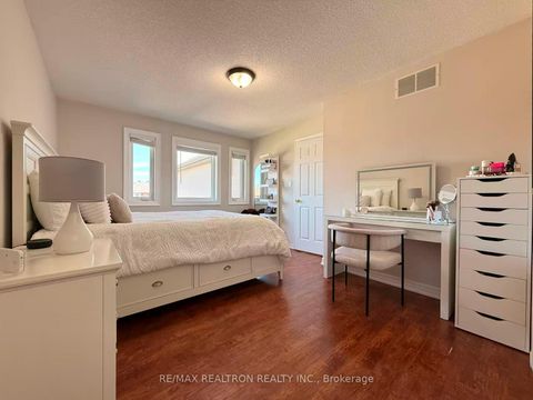 Photo 31 at 213 Roseheath Drive, Maple, Vaughan