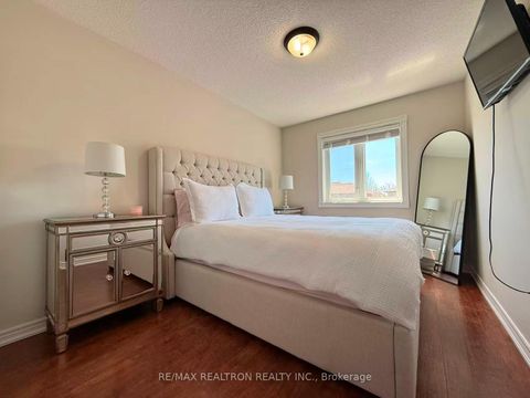Photo 33 at 213 Roseheath Drive, Maple, Vaughan